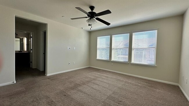 Building Photo - 2304 S Lakeline Blvd