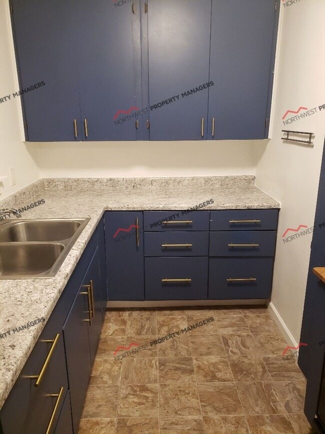 Building Photo - STATUS:AVAILABLE R258A | $1095