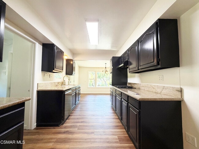 Building Photo - 279 Lake Sherwood Dr