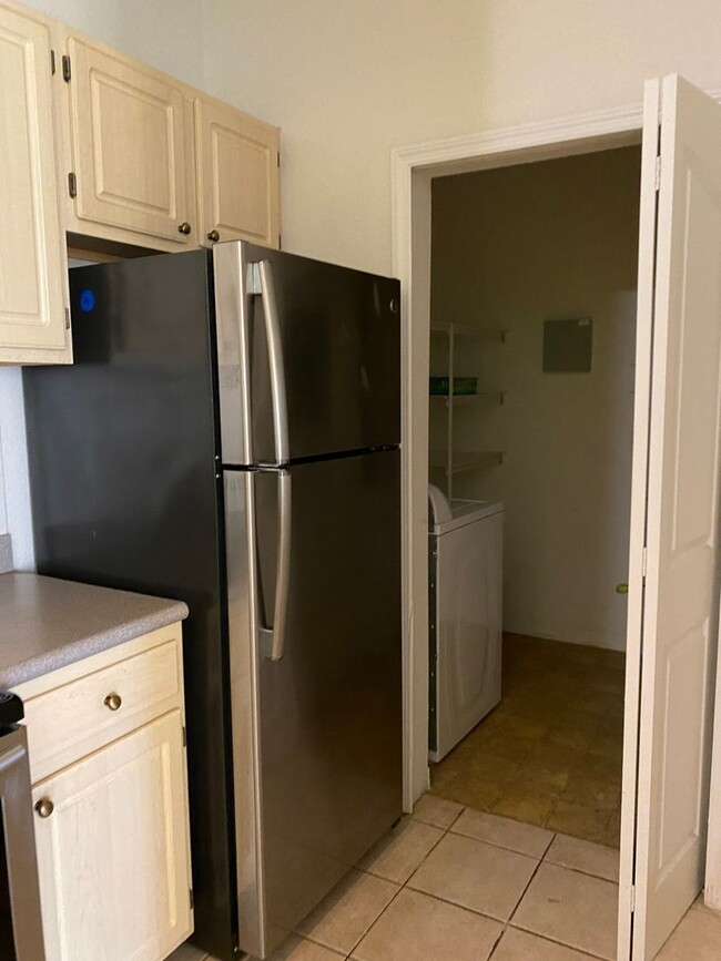 Building Photo - Gated 2 bedroom, 2 bath, Maitland Condo wi...