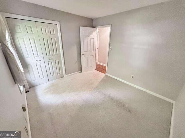 Building Photo - 2026 N Cove Ct