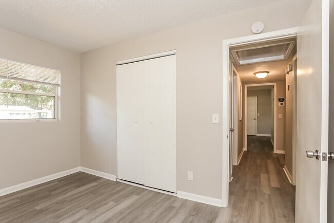 Building Photo - 2434 Quail Ave