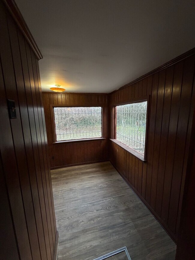 Building Photo - 1708 Arlington Ave