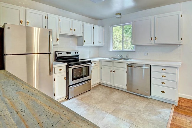 Building Photo - (PRE-LEASING 2026)   7 Bed 3 Bath Dual-Living Dream Duplex with Spacious Yards & Modern Upgrades