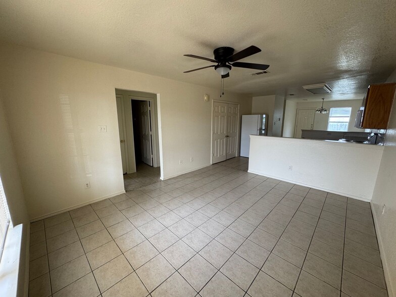 Building Photo - 1300 Dugger Cir