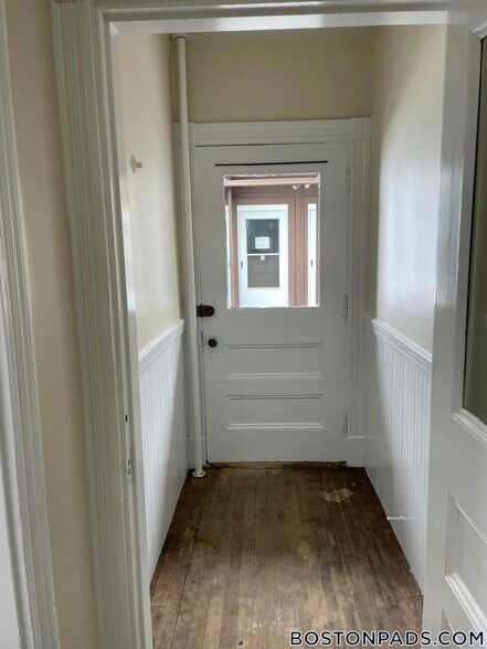 Building Photo - 78 Aldie St