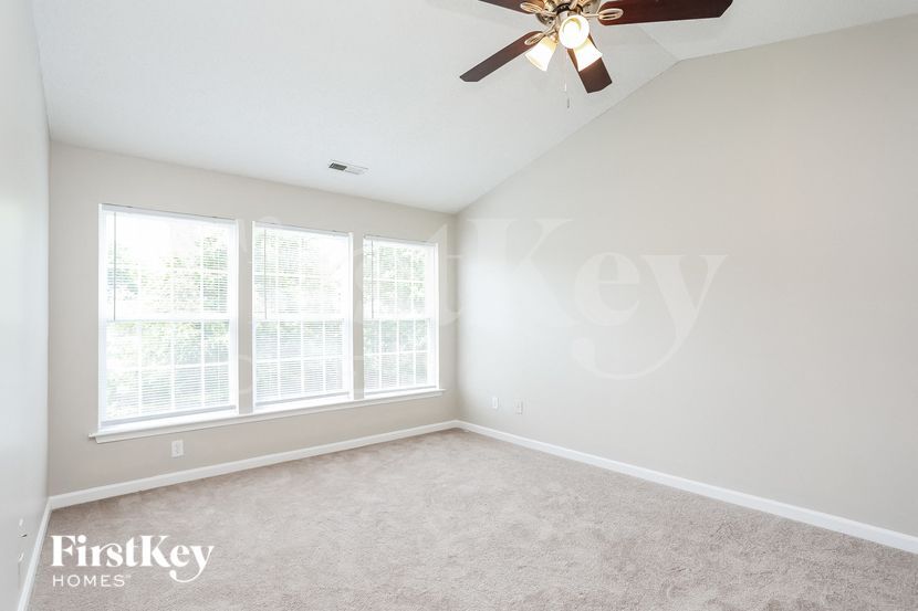 Building Photo - 5521 Scenic Brook Ln