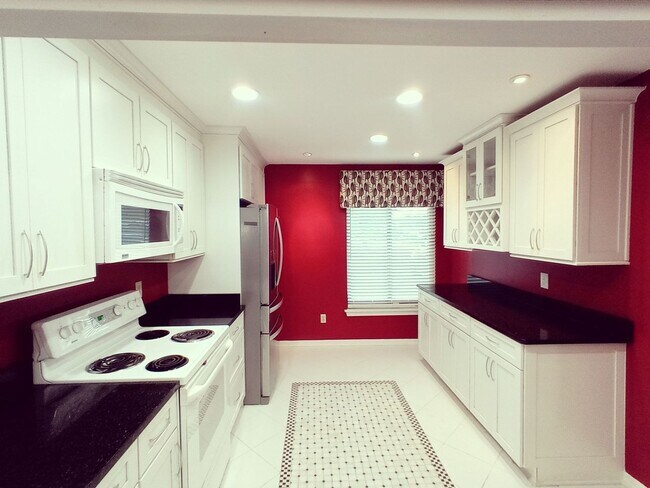 Building Photo - 2503 Tahoe Cir