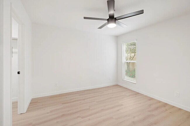 Building Photo - AVAILABLE AUGUST - BRAND NEW 1 BED/1BATH UNIT
