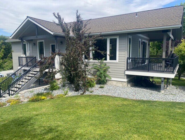 Building Photo - Furnished 4 bedroom/2.5 bath in Manson - A...