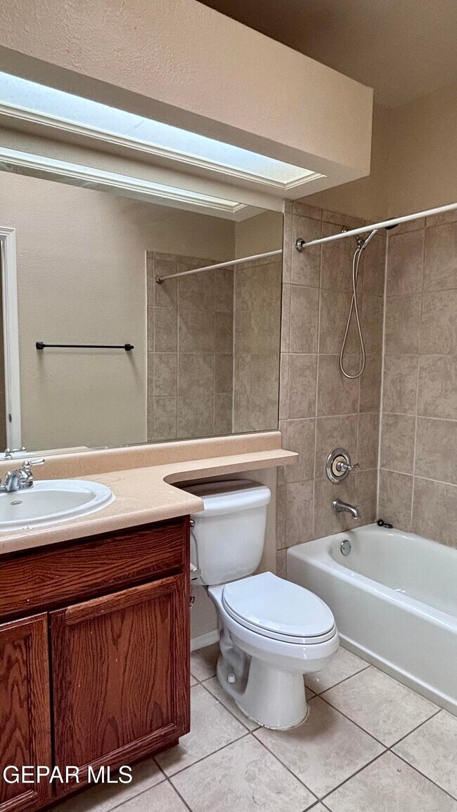 Building Photo - 3537 Tierra Vergel Dr