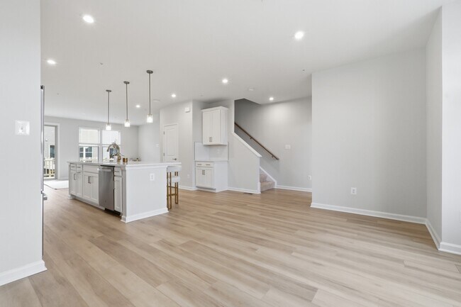 Building Photo - 3503 St Robin Ln