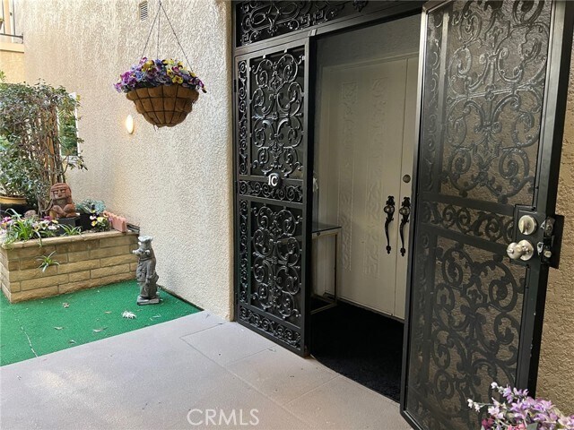 Building Photo - 2370 Via Mariposa W
