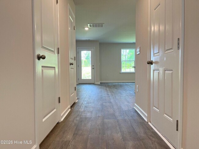 Building Photo - 3206 Alibird Ln