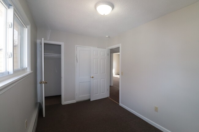 Building Photo - Gorgeous single-family Home