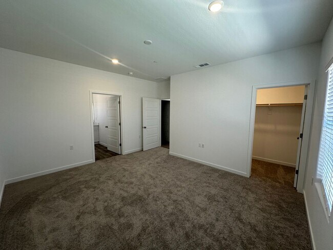 Building Photo - Newly built Lennar home Available Now!