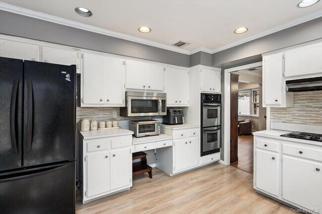 Building Photo - 38 Arista Dr