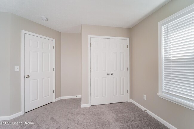 Building Photo - 6700 Leverett Ln