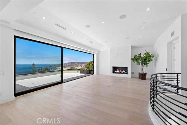 Building Photo - 2340 Crestview Dr