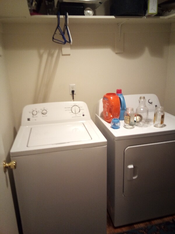 Building Photo - 233 Old Fort Rd