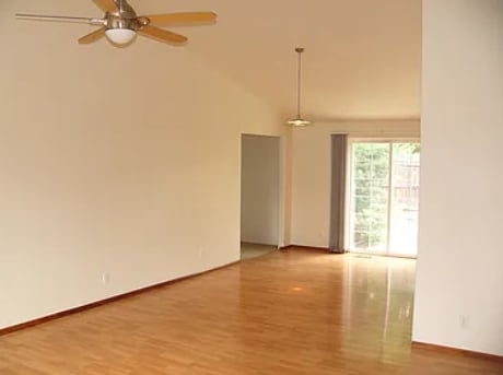 Building Photo - 1427 Matthews Pl