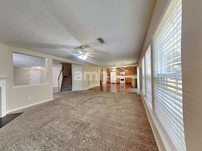 Building Photo - 574 Leaflet Ives Dr