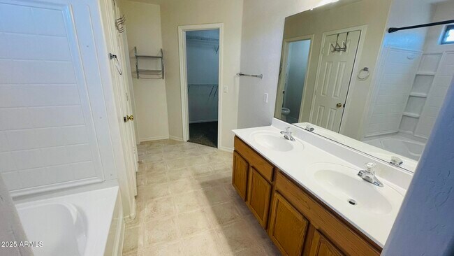 Building Photo - 44234 Askew Dr
