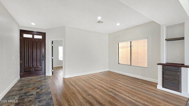 Building Photo - 13005 W Flower St