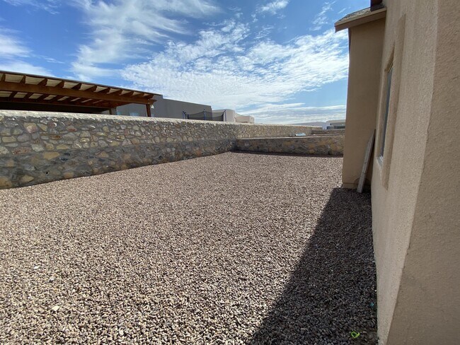 Building Photo - 2120 William Woolverton