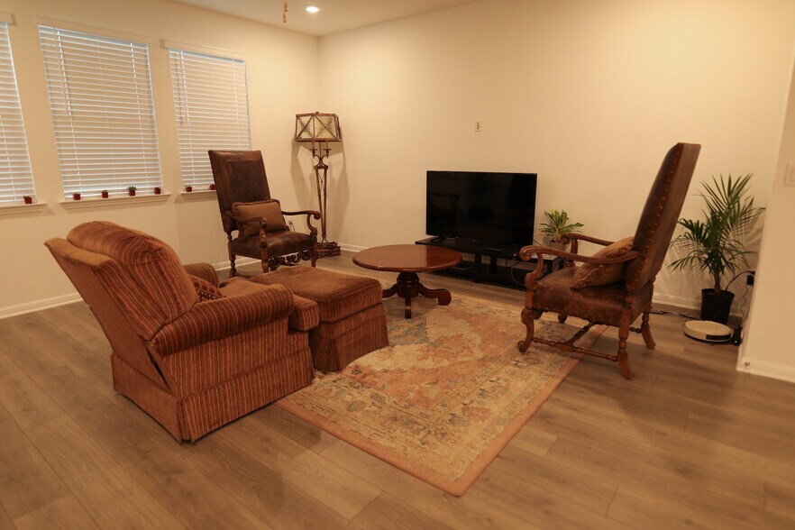 Building Photo - 2911 Tavern Dr