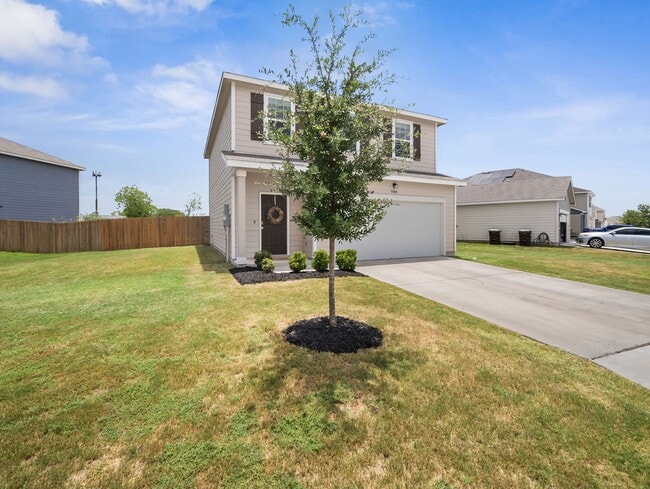 Building Photo - 5484 Rue Girard