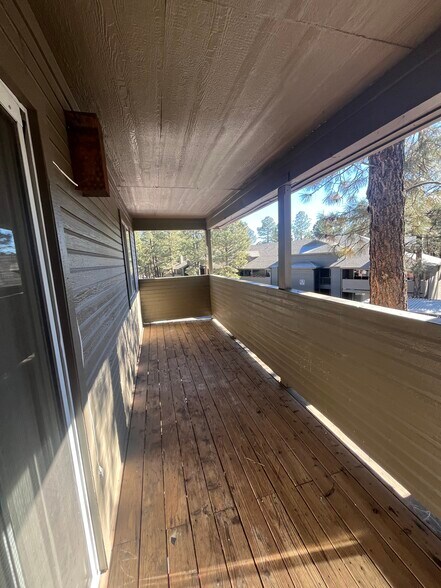 Building Photo - 1385 W University Ave