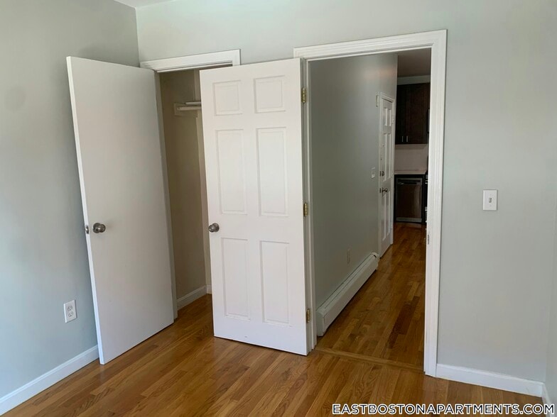 Building Photo - 345 Meridian St