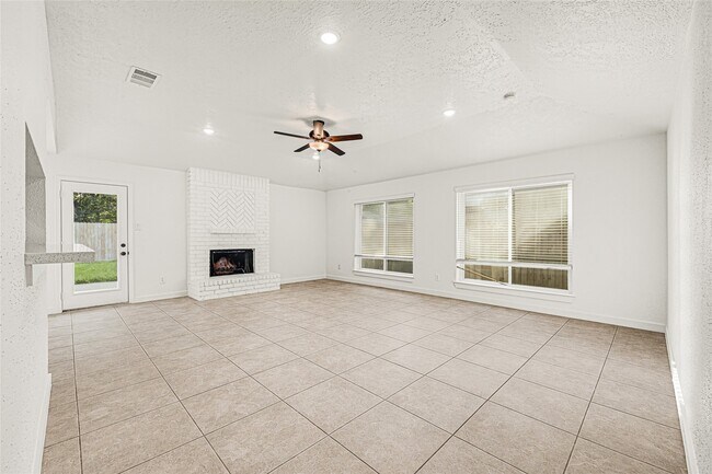 Building Photo - 2239 Pilgrims Point Dr