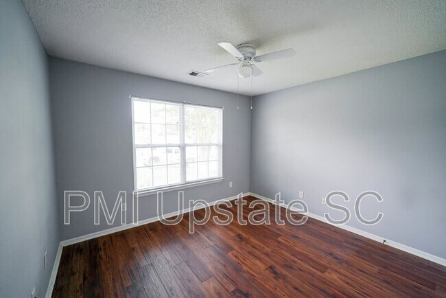 Building Photo - 1901 Country Apple Ct