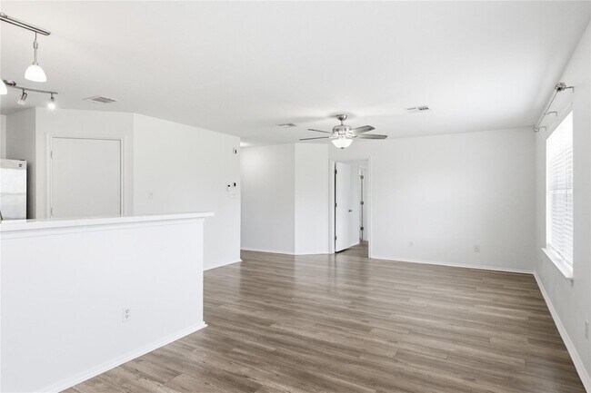 Building Photo - 209 Rinehardt St