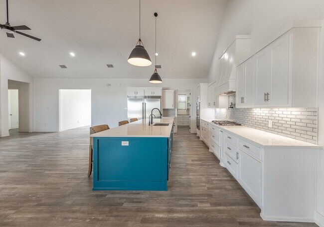 Building Photo - 19108 County Rd 2240