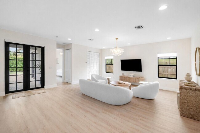 Building Photo - 7606 S Olive Ave