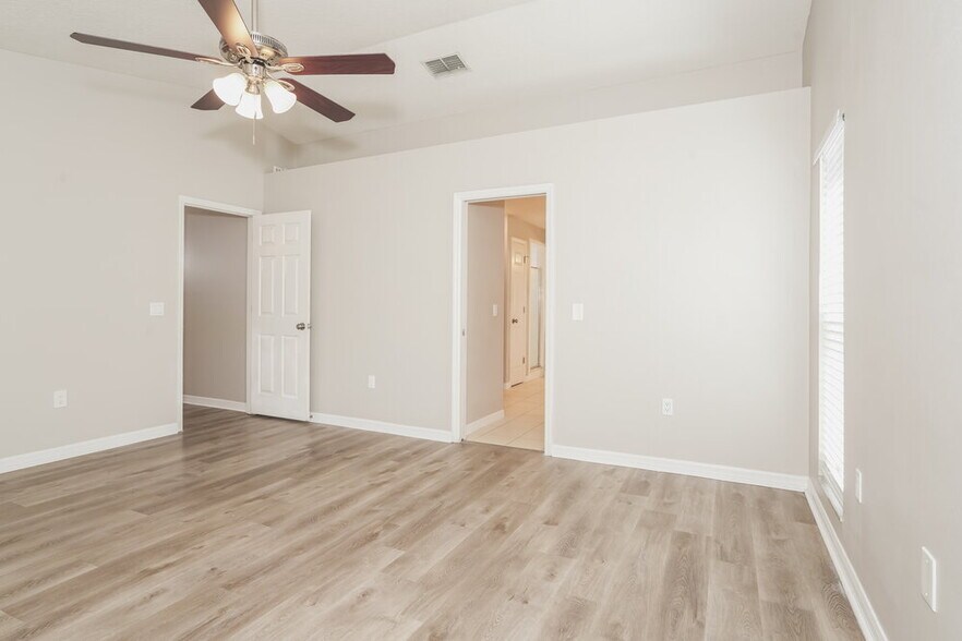 Building Photo - 7530 Gunstock Dr