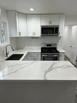 Building Photo - 4600 W 170th St