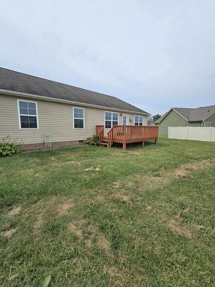 Building Photo - 4905 Cedar Creek Cir