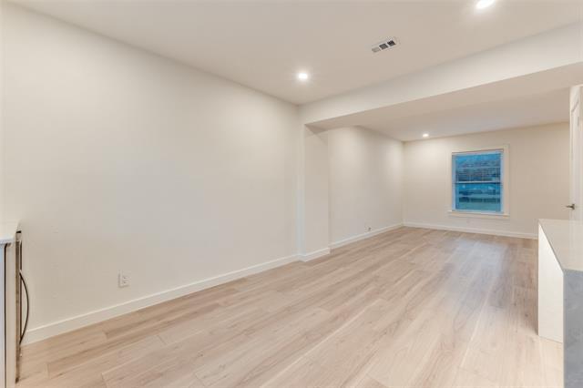 Building Photo - 6367 Oriole Dr