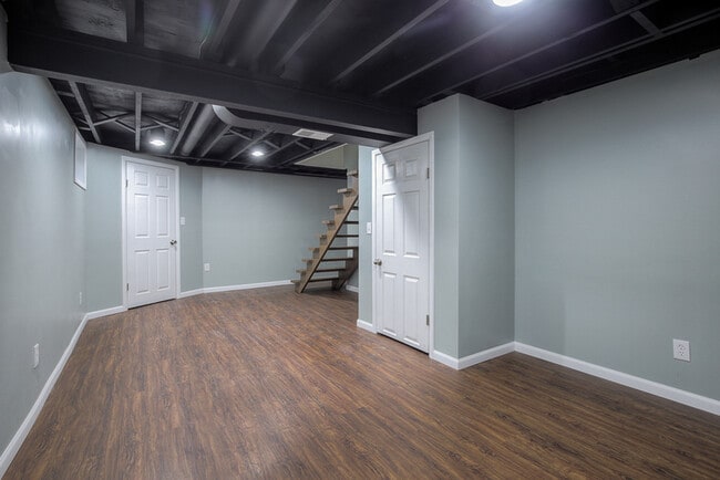 Building Photo - 510 NE Corder St