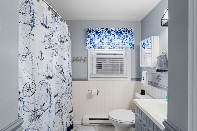 Building Photo - 8 Duston Ave