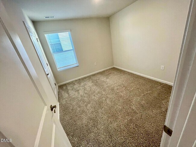 Building Photo - 129 Rushmore Ave