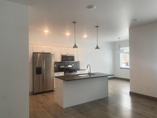 Building Photo - Abigail Lane Duplex