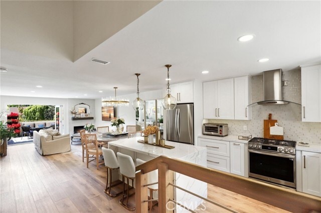 Building Photo - 2425 Vista Hogar