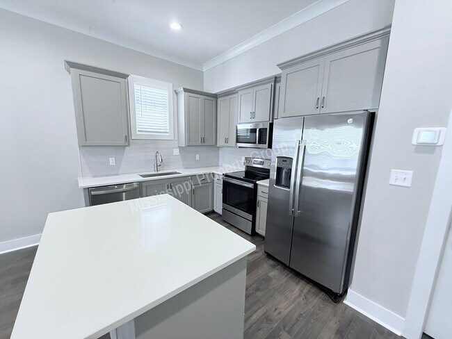Building Photo - 3BD/3BA New Construction!
