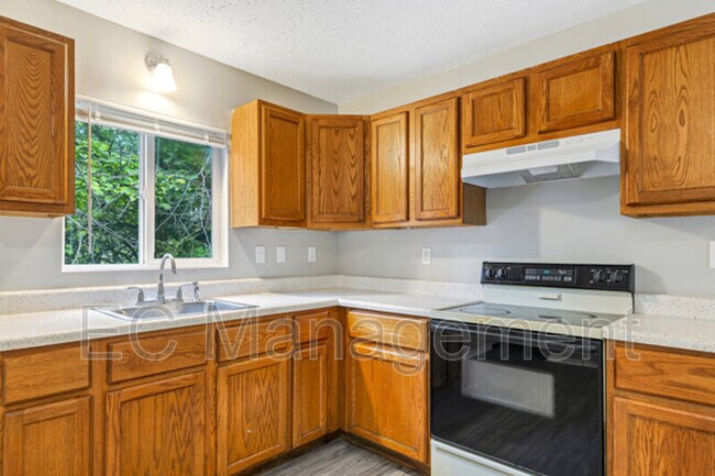 Building Photo - 263 Connolly Dr