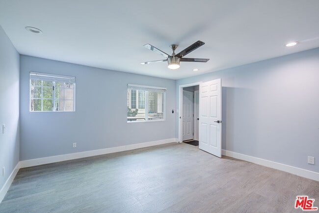 Building Photo - 355 Panama Ave